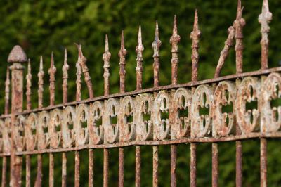 Keep Your Property Looking Great with Fence Rust Removal!